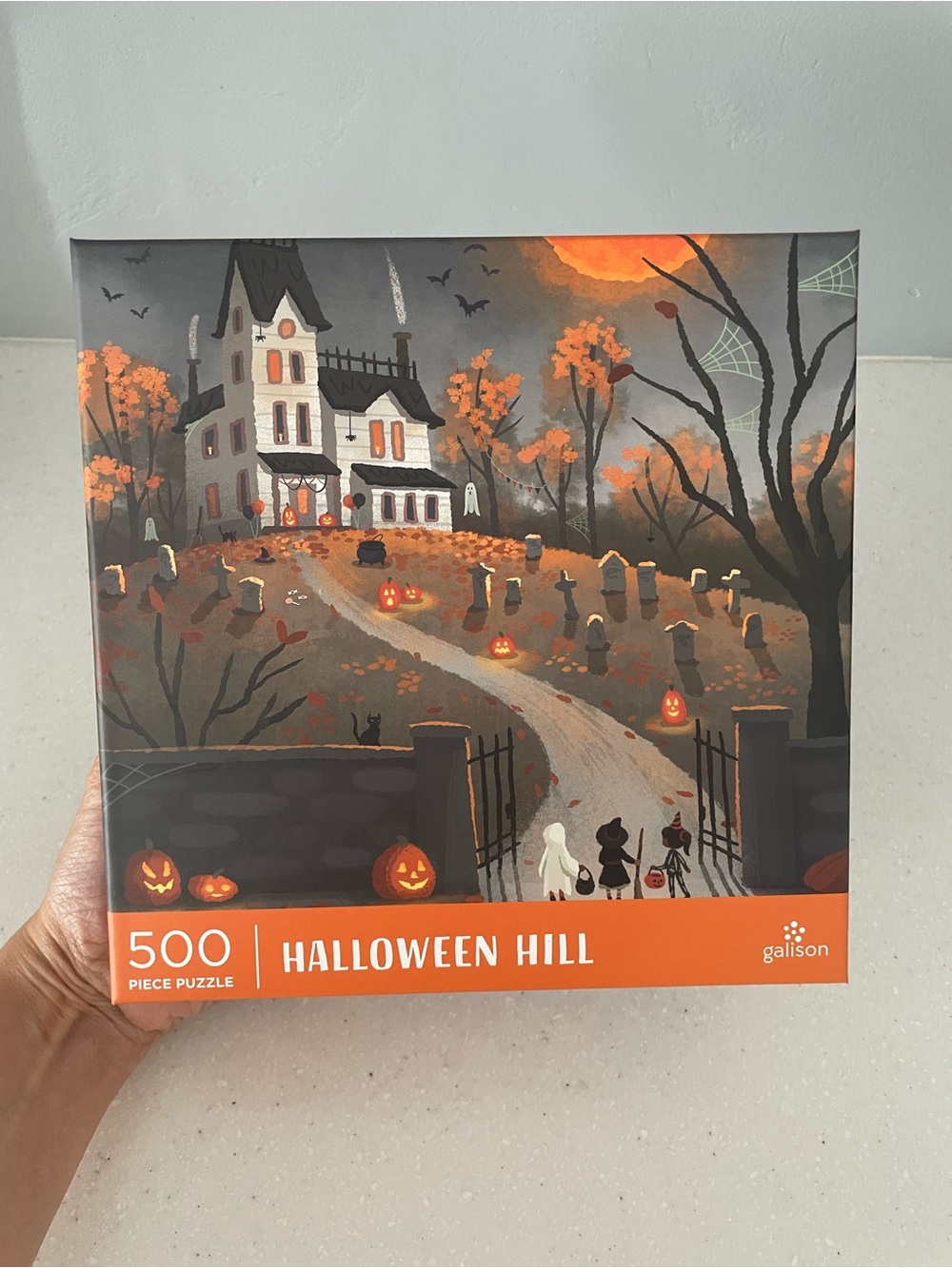 Galison - 500 Piece Puzzle // Halloween Hill
